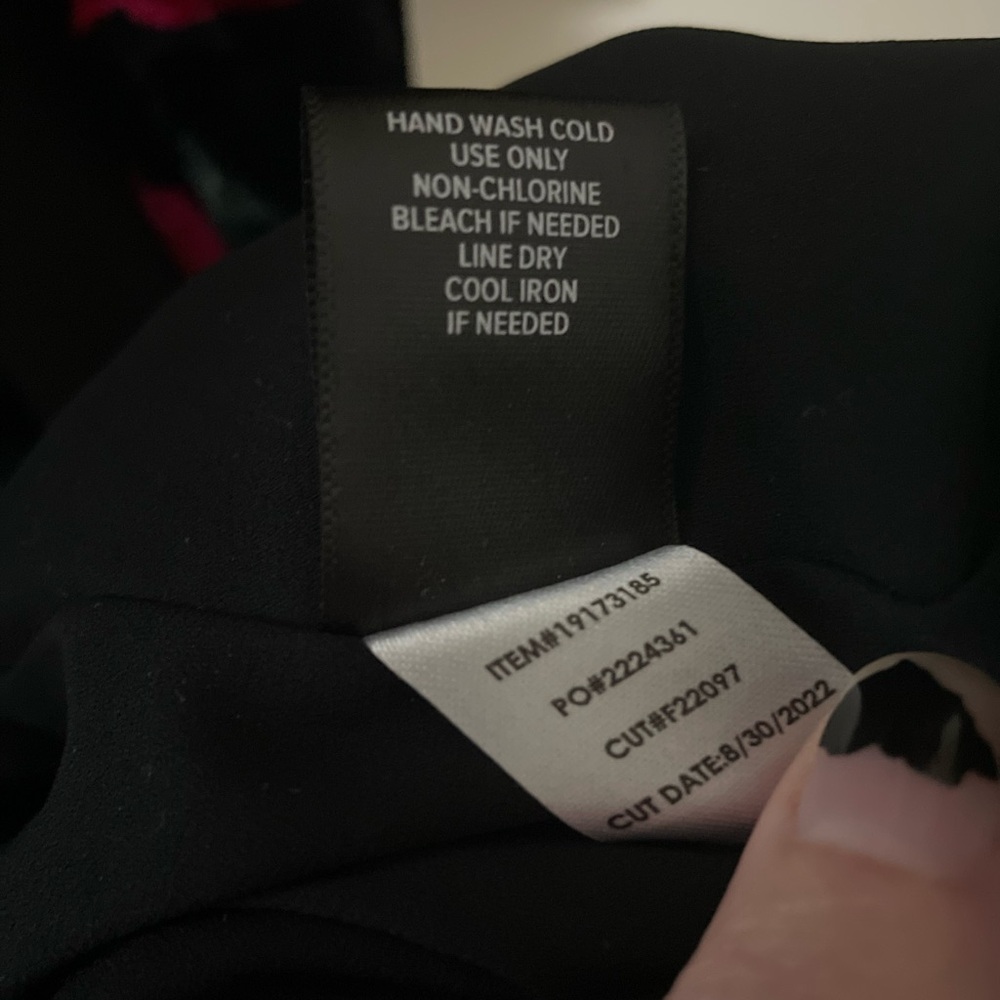 Torrid Black and Rose Velvet Duster - Picture 7 of 10